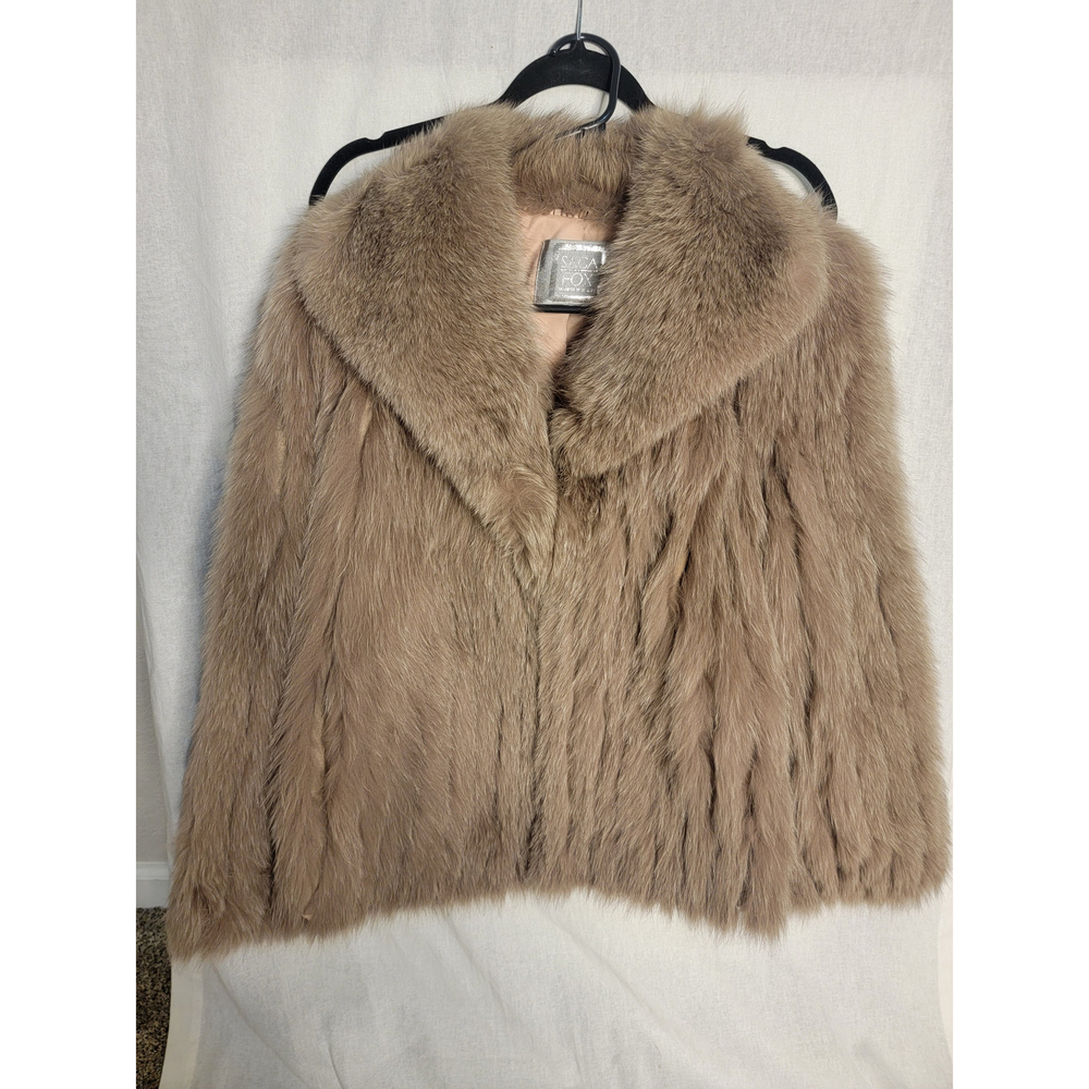 Beautiful Saga Fox Fur Coat Brown Chestnut